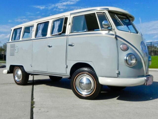 Volkswagen Bus/Vanagon 1970 image number 26