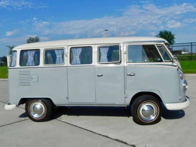 Volkswagen Bus/Vanagon 1970 image number 27