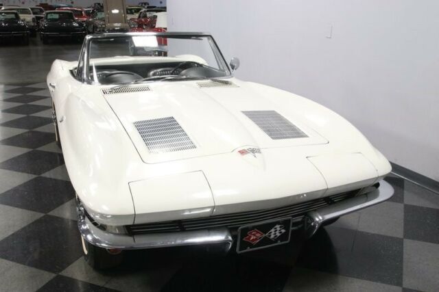 Chevrolet Corvette 1963 image number 18