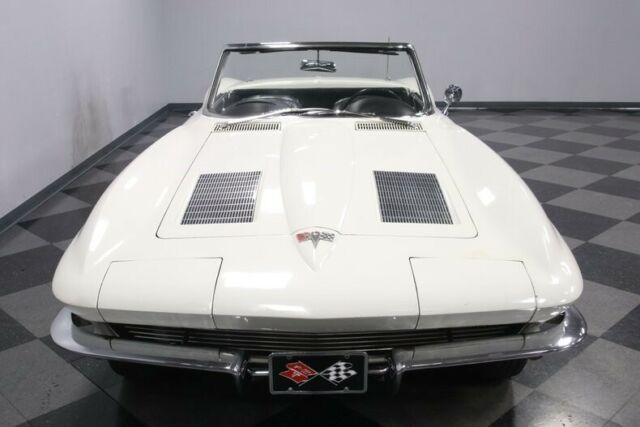 Chevrolet Corvette 1963 image number 19