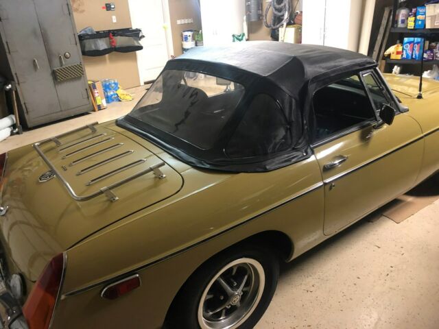 MG MGB 1974 image number 10