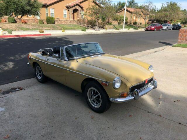 MG MGB 1974 image number 3