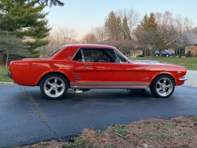 Ford Mustang 1966 image number 29