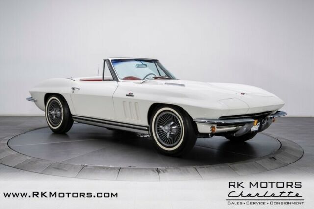 Chevrolet Corvette 1965 image number 32