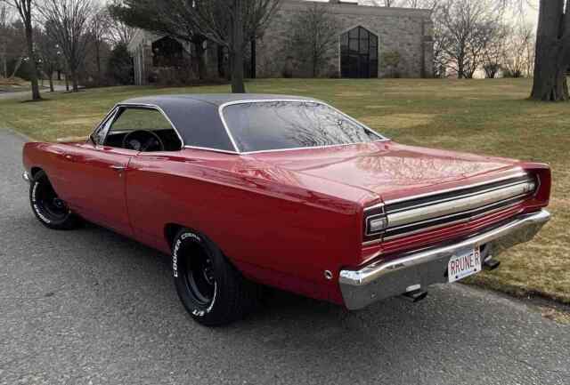 Plymouth Roadrunner 1968 image number 1