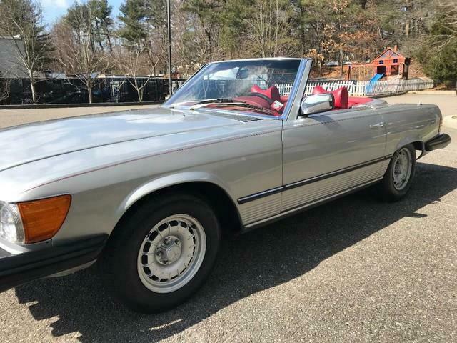 Mercedes-Benz SL-Class 1977 image number 23