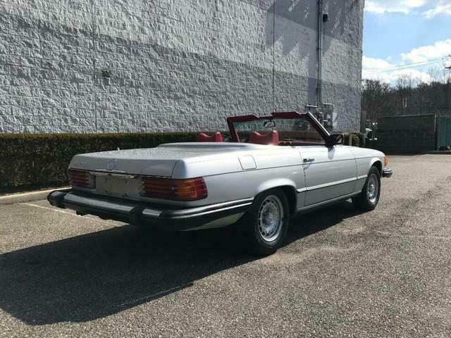 Mercedes-Benz SL-Class 1977 image number 6