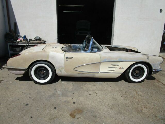 Chevrolet Corvette 1958 image number 27