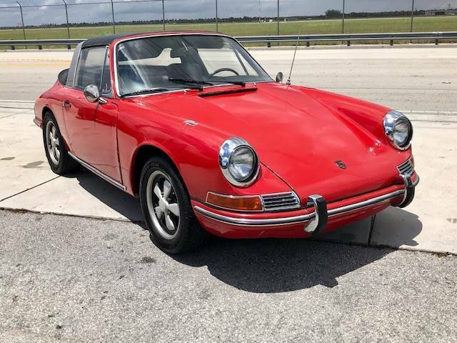 Porsche 911 1967 image number 28