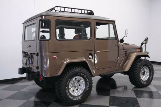 Toyota FJ Cruiser 1970 image number 14