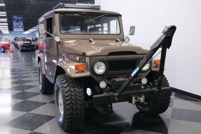 Toyota FJ Cruiser 1970 image number 18