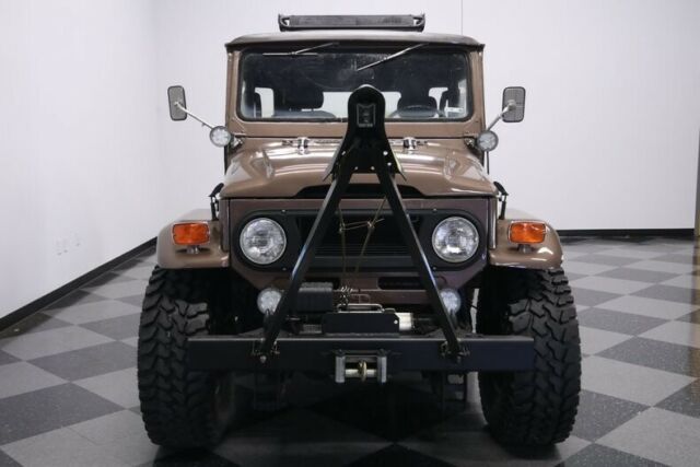 Toyota FJ Cruiser 1970 image number 19