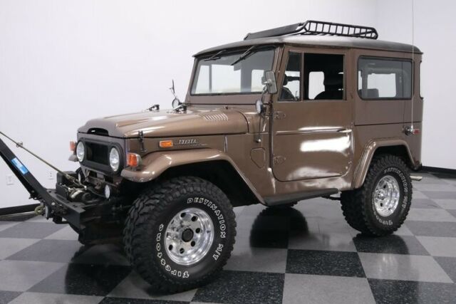 Toyota FJ Cruiser 1970 image number 6