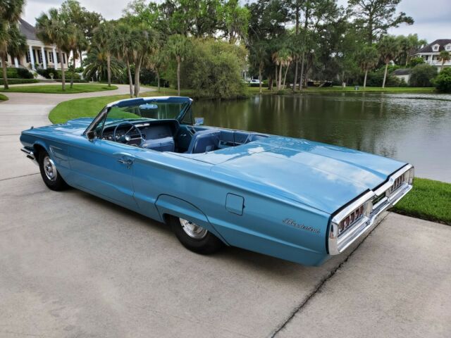 Ford Thunderbird 1965 image number 28