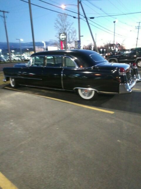 Cadillac Fleetwood 1954 image number 23