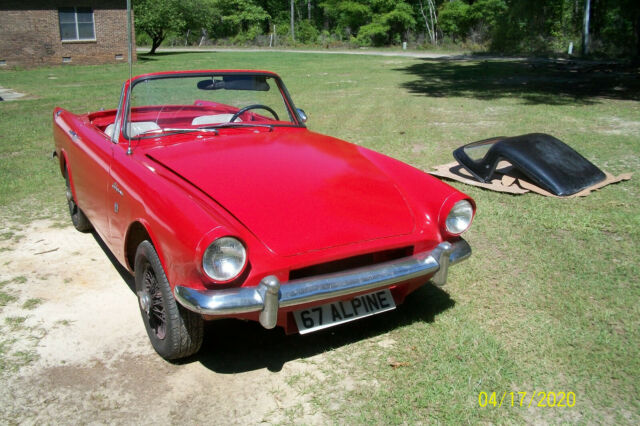 Sunbeam Alpine Series V 1967 image number 28