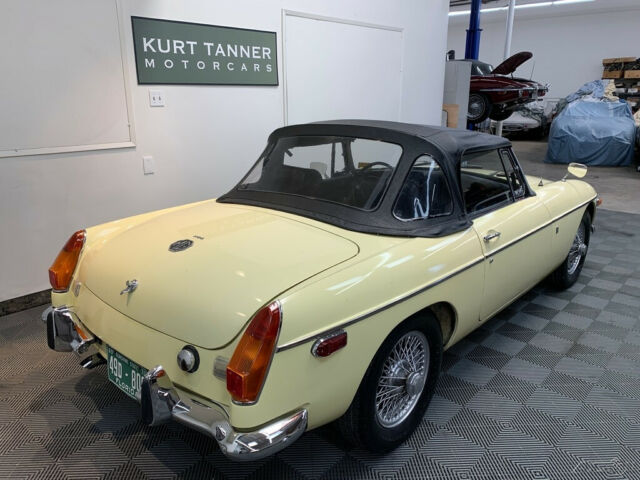 MG MGB 1970 image number 15