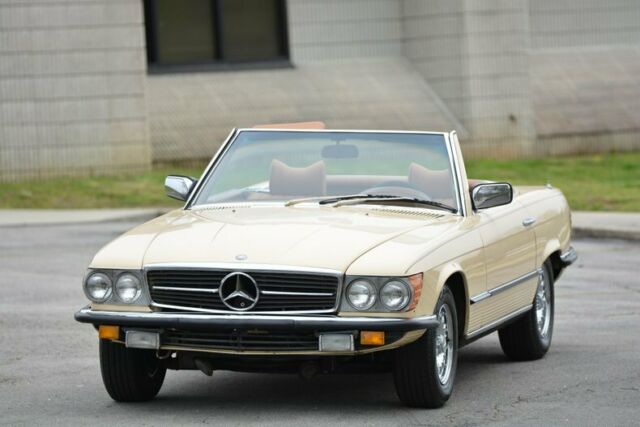 Mercedes-Benz SL-Class 1976 image number 23