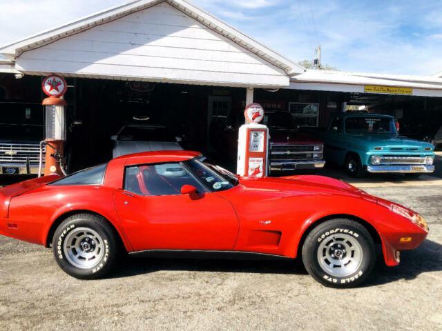 Chevrolet Corvette 1979 image number 28