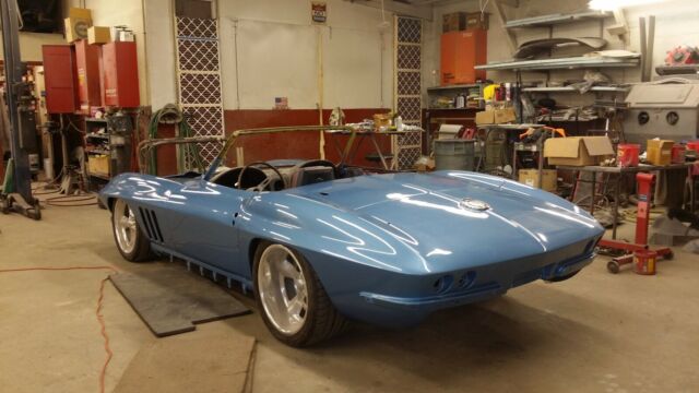 Chevrolet Corvette 1965 image number 1