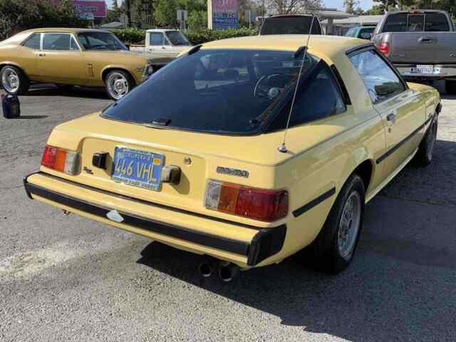 Mazda RX-7 1979 image number 25