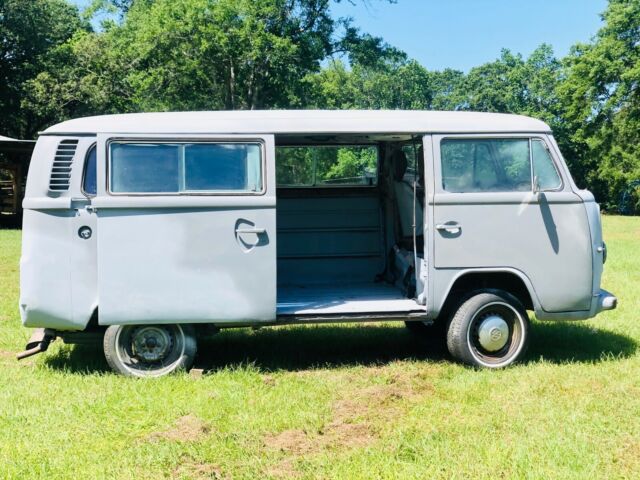 Volkswagen Bus/Vanagon 1978 image number 1