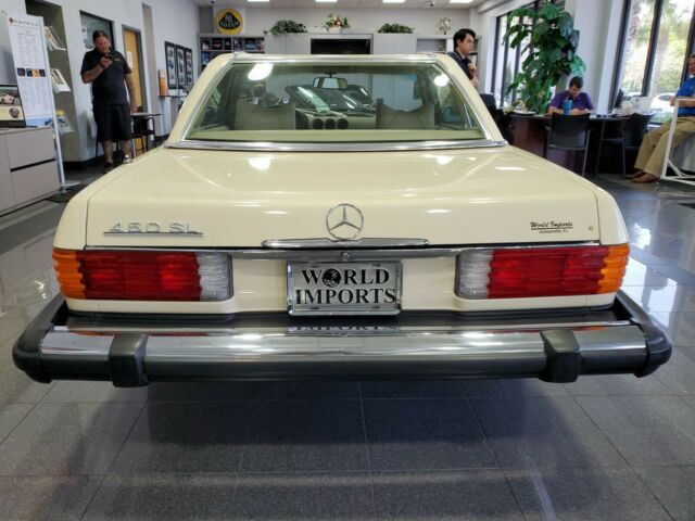 Mercedes-Benz SL-Class 1979 image number 11