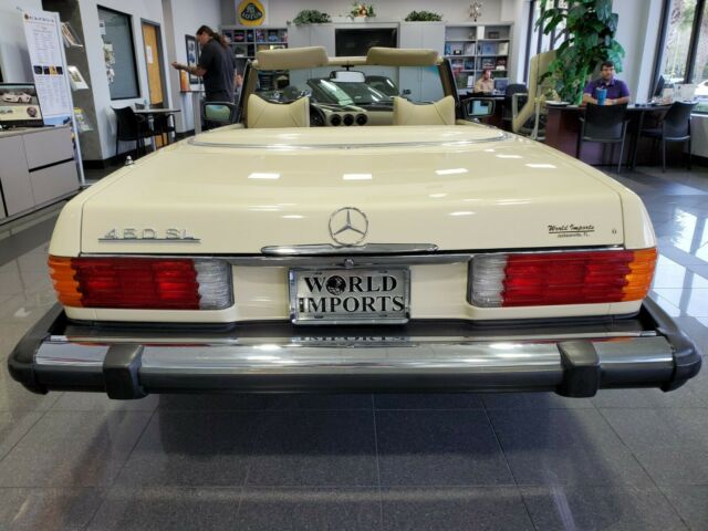 Mercedes-Benz SL-Class 1979 image number 27