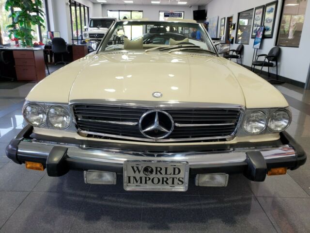 Mercedes-Benz SL-Class 1979 image number 31