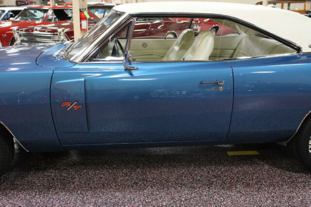 Dodge Charger 1970 image number 35