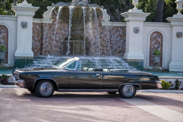 Chrysler Imperial 1966 image number 0