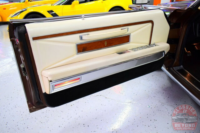 Lincoln Mark III 1971 image number 42