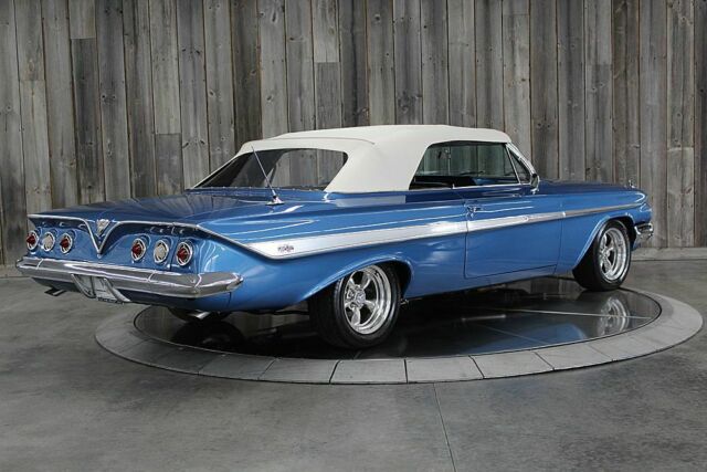 Chevrolet Impala 1961 image number 19