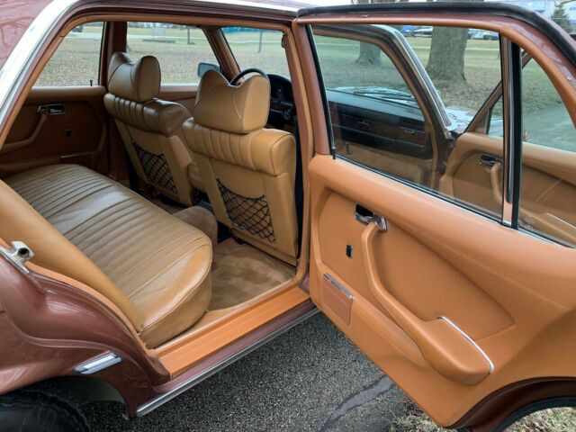 Mercedes-Benz S-Class 1978 image number 39