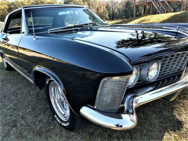 Buick Riviera 1964 image number 3