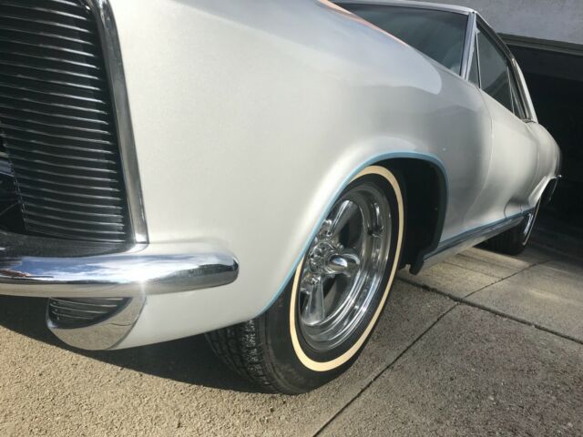 Buick Riviera 1965 image number 26