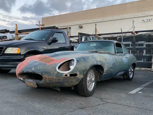 Jaguar E-Type 1965 image number 2