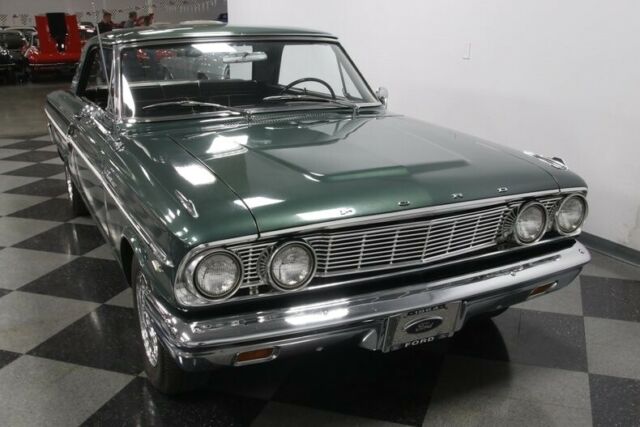 Ford Fairlane 1964 image number 18