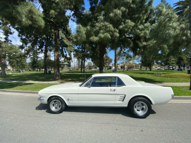 Ford Mustang 1966 image number 10