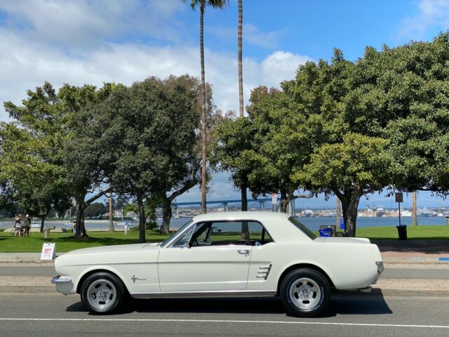 Ford Mustang 1966 image number 21