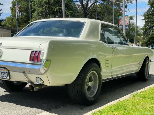 Ford Mustang 1966 image number 37