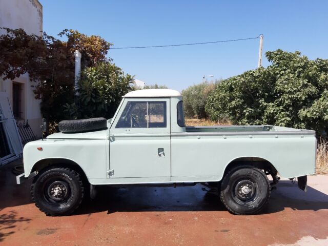 Land Rover Defender 1973 image number 18