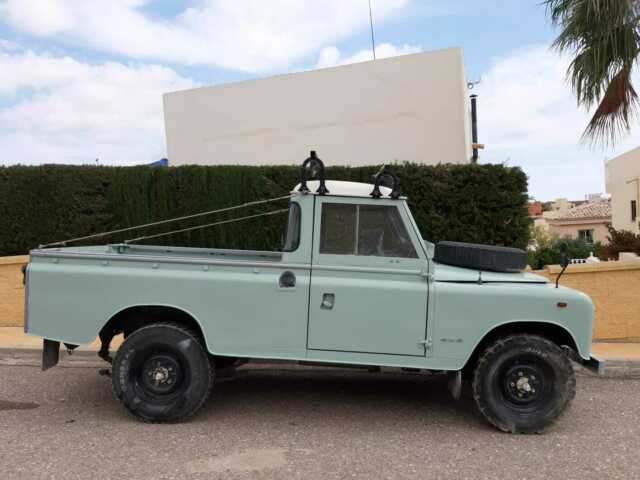 Land Rover Defender 1973 image number 28