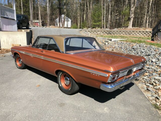 Plymouth Fury 1964 image number 1