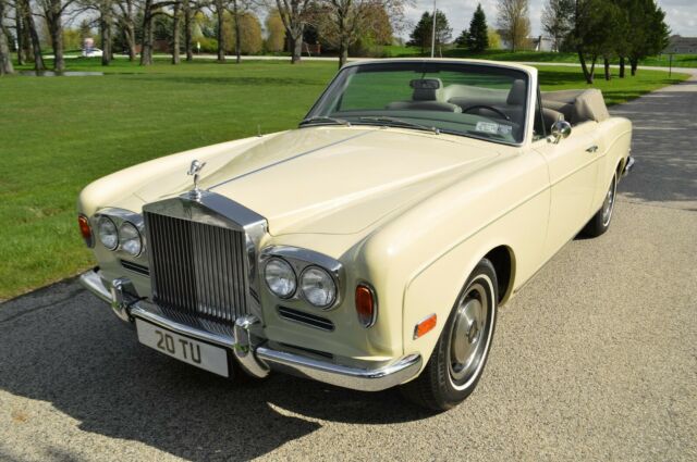 Rolls-Royce Corniche 1972 image number 4