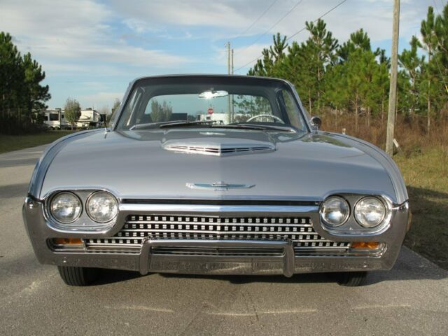 Ford Thunderbird 1962 image number 12