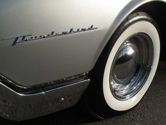 Ford Thunderbird 1962 image number 19