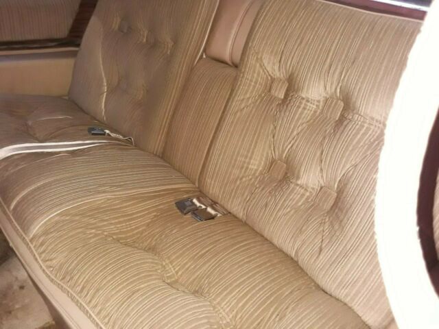 Cadillac DeVille 1976 image number 4