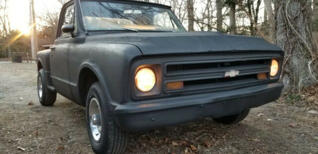 Chevrolet C-10 1967 image number 2