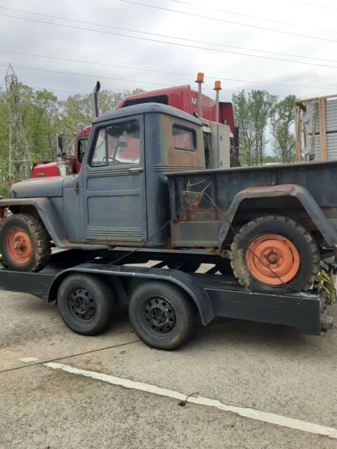 Willys Traveller 1954 image number 0